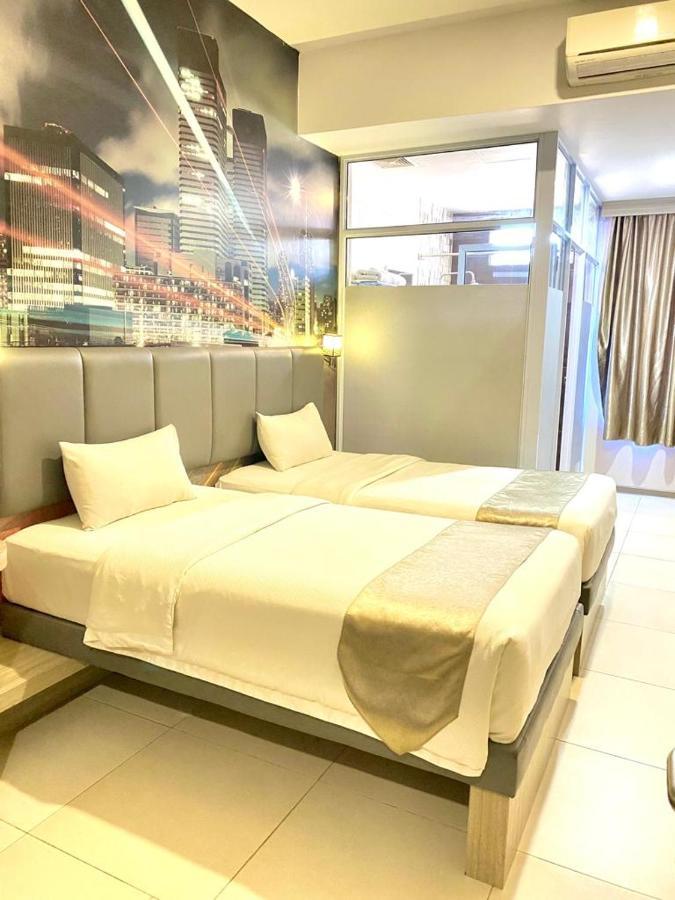 Os Hotel Tanjung Uncang Sagulung Luaran gambar